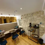 Bed and breakfast The At 4*