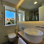 The At Bed and breakfast