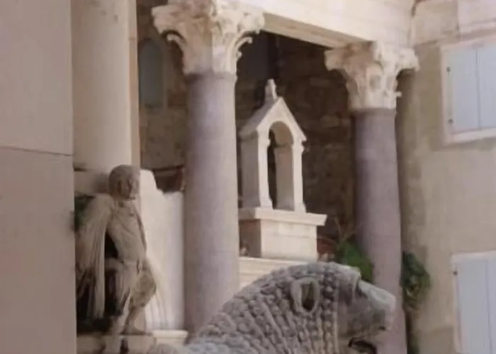 ベッド・アンド・ブレックファスト The At 4*