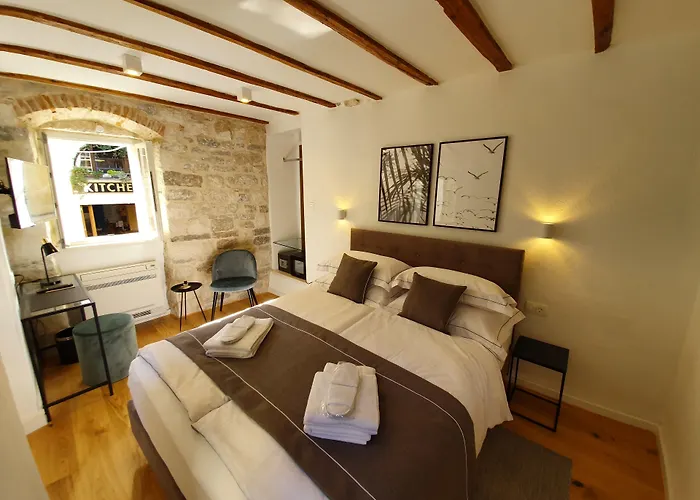 ベッド・アンド・ブレックファスト The At スプリト