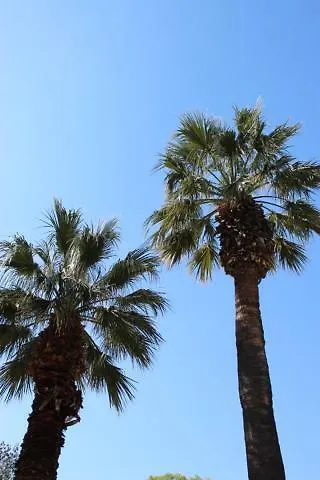 ベッド・アンド・ブレックファスト The At 4*