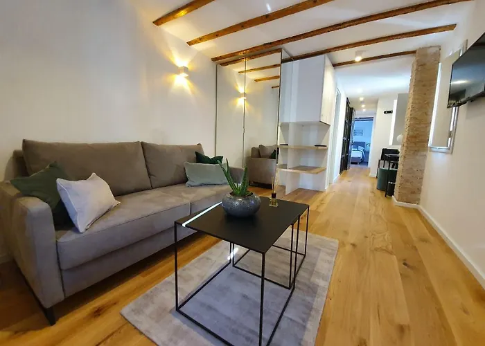 ベッド・アンド・ブレックファスト The At 4*