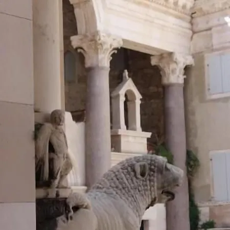 Bed & Breakfast The At 4*