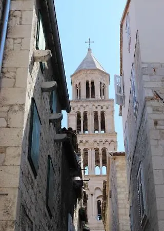 Bed & Breakfast The At 4*