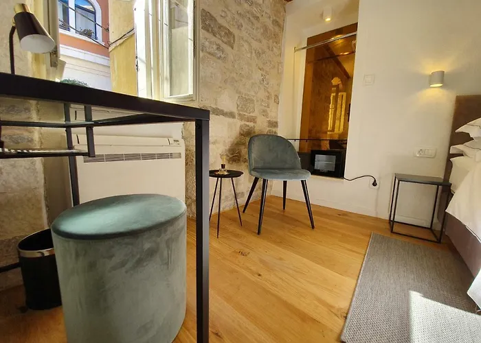 The At Bed & Breakfast