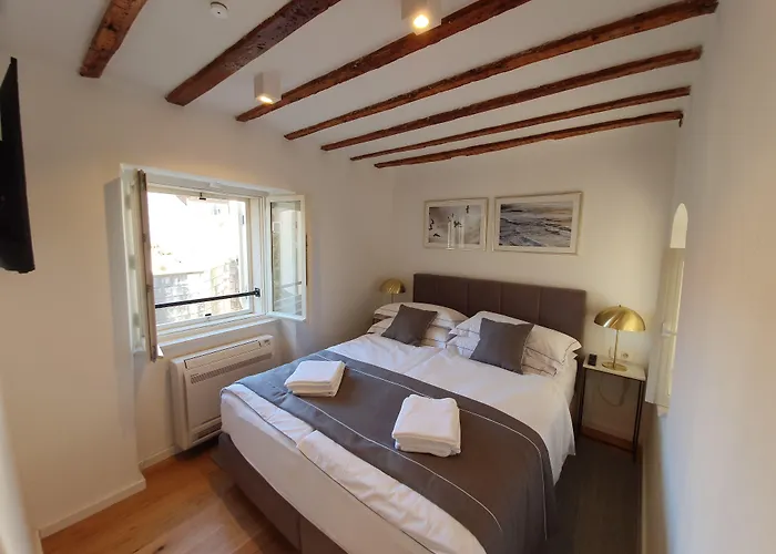 فندق مبيت وإفطار The At