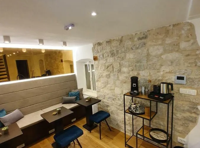 فندق مبيت وإفطار The At 4*