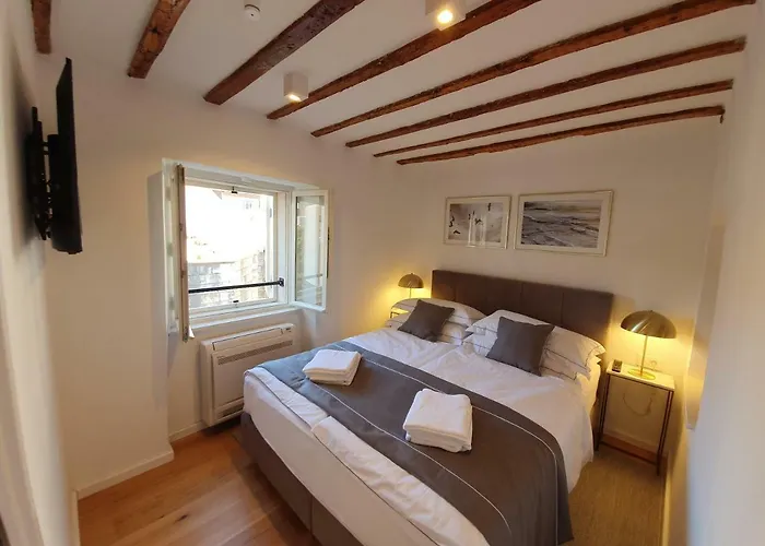 فندق مبيت وإفطار The At